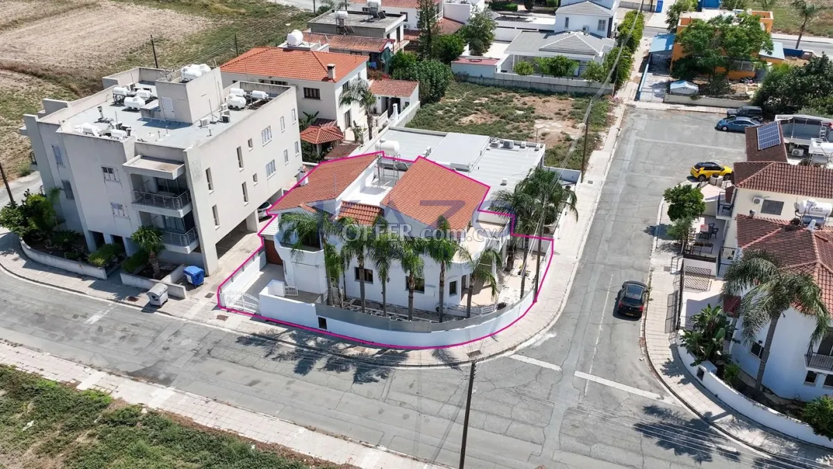 Detached Two Storey House in Aradippou, Larnaca - 11