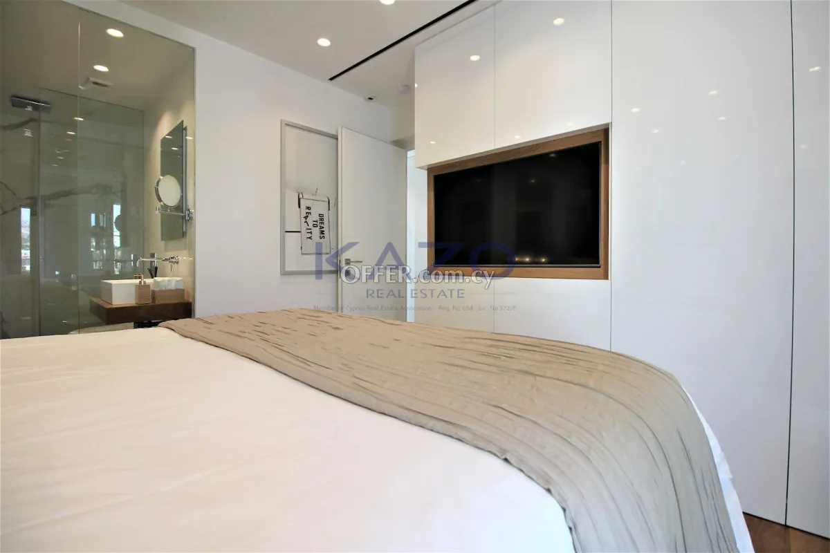 Renovated Seafront 2-Bed Apartment, Agios Tychonas - 5