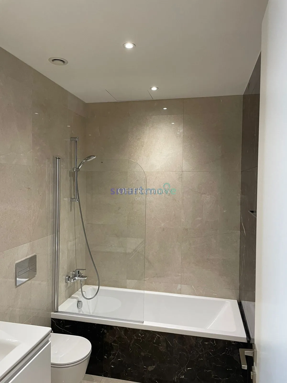 3 Bedroom Top Floor Apartment For Rent Limassol - 8