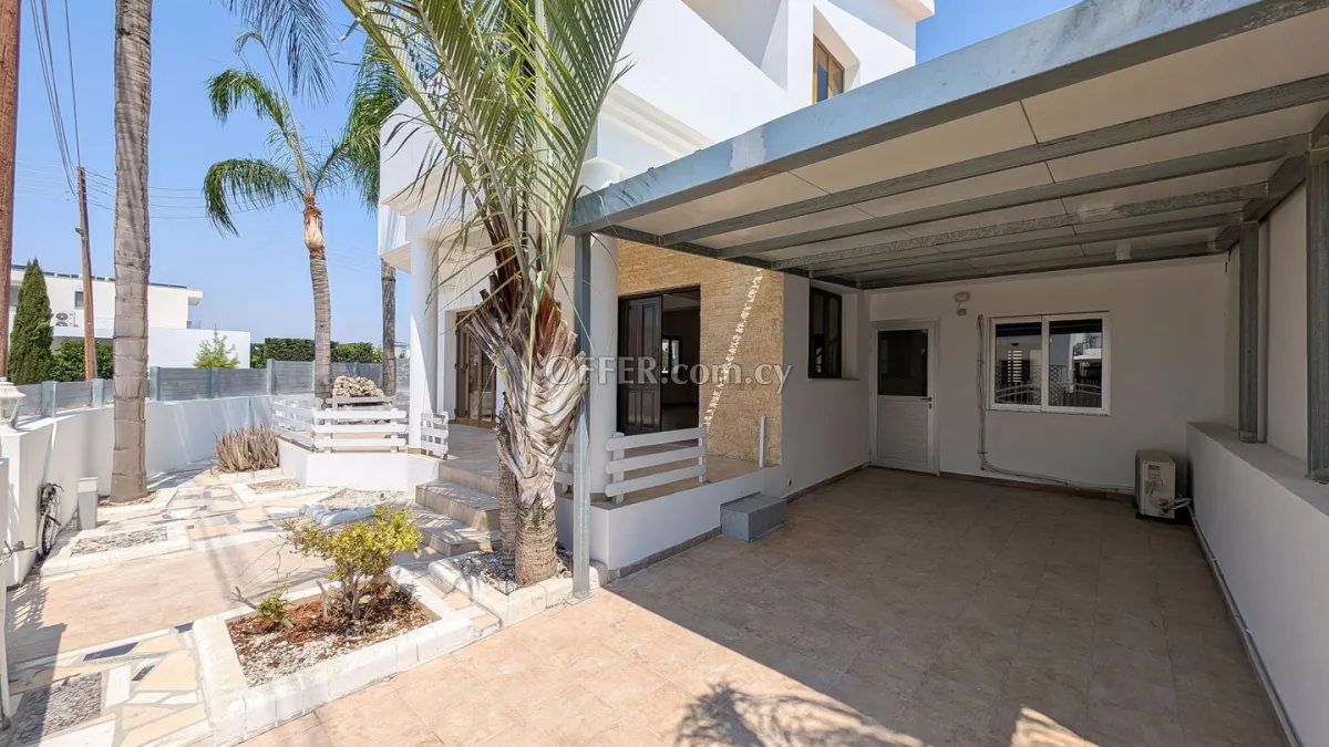 Detached Two Storey House in Aradippou Larnaca - 7