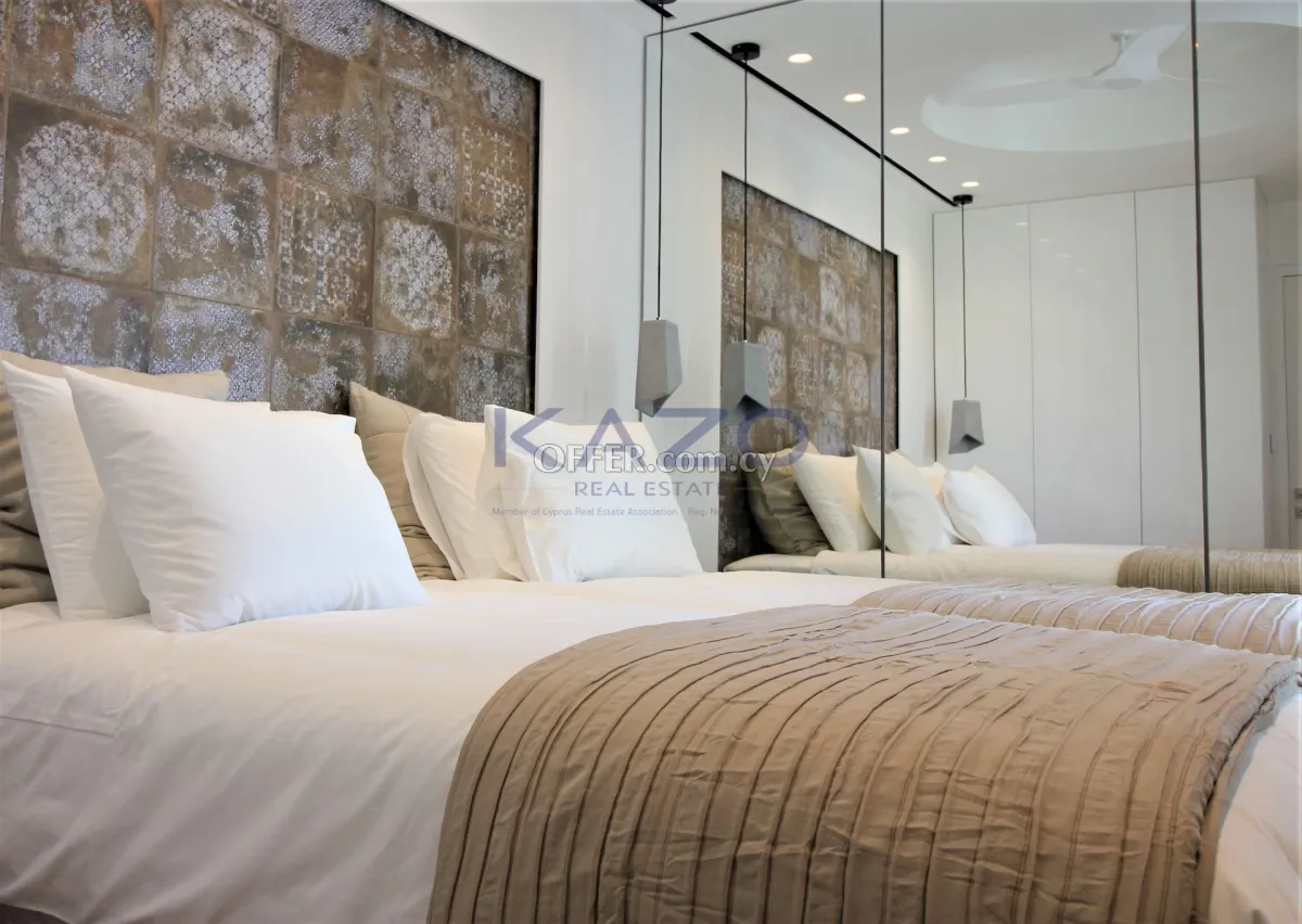 Renovated Seafront 2-Bed Apartment, Agios Tychonas - 4