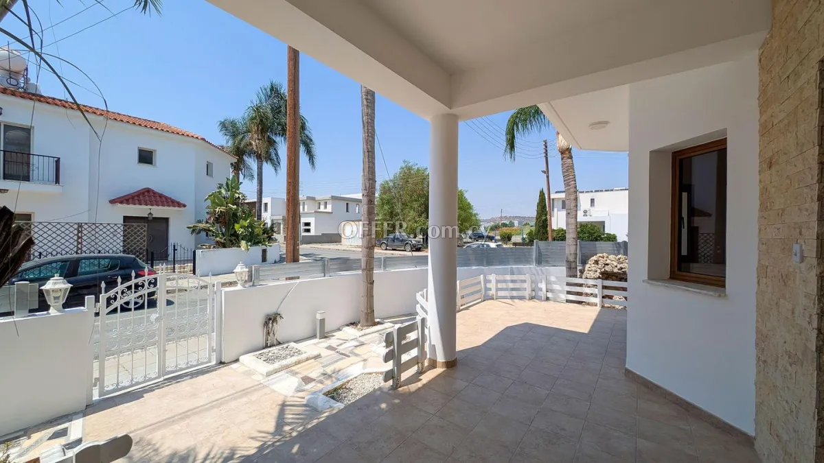 Detached Two Storey House in Aradippou Larnaca - 6