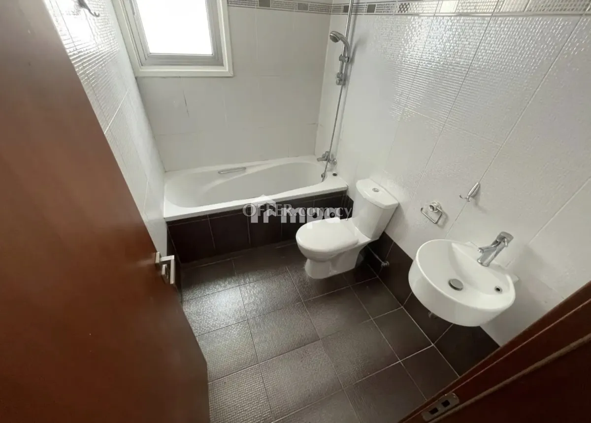 Furnishaed 2-Bed Apart ment in Papllouriotissa Gated Complex - 4