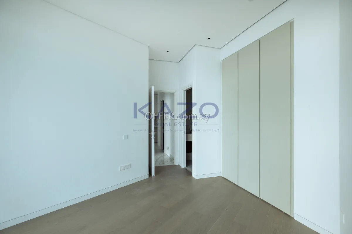 Modern Seafront 2-Bed Apartment in Neapolis - 9