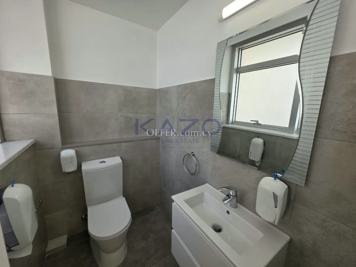 Prime 100 m² Office Space in Agios Nicolaos - 5