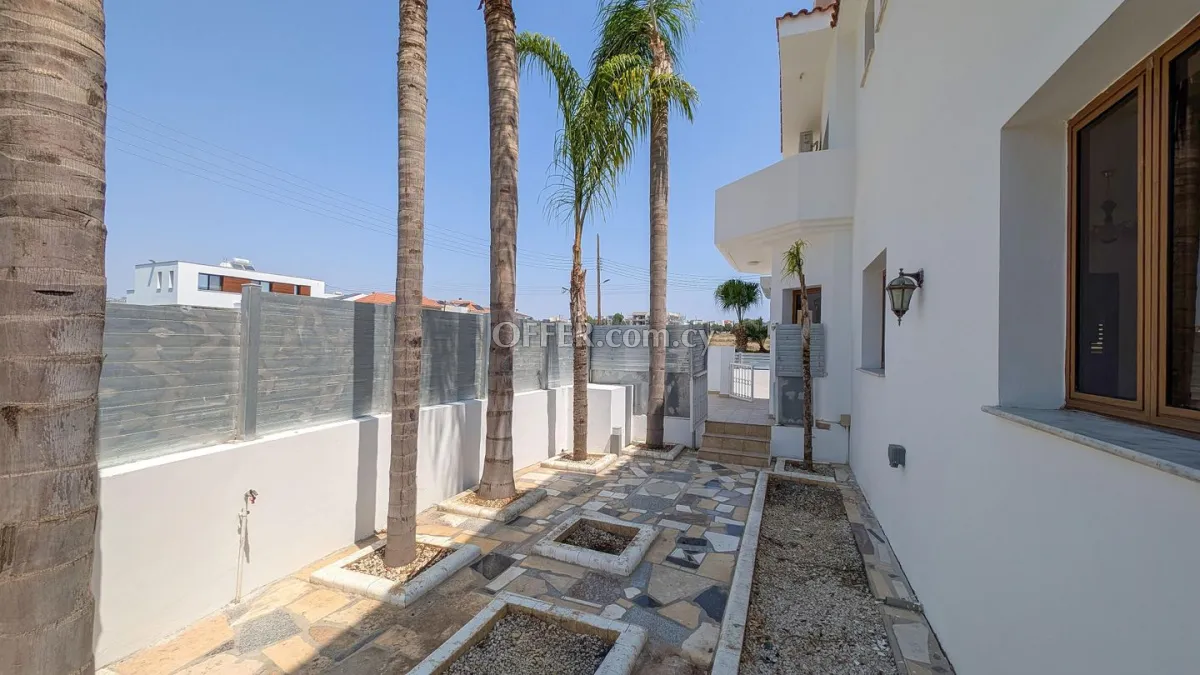 Detached Two Storey House in Aradippou Larnaca - 5