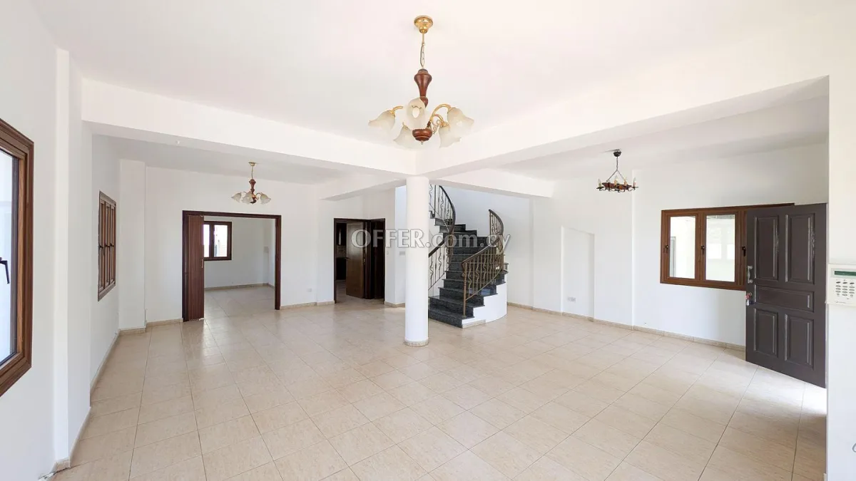 Detached Two Storey House in Aradippou Larnaca - 4
