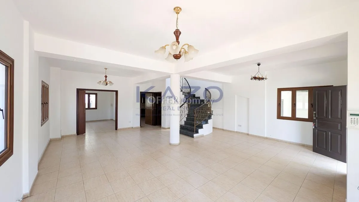 Detached Two Storey House in Aradippou, Larnaca - 7