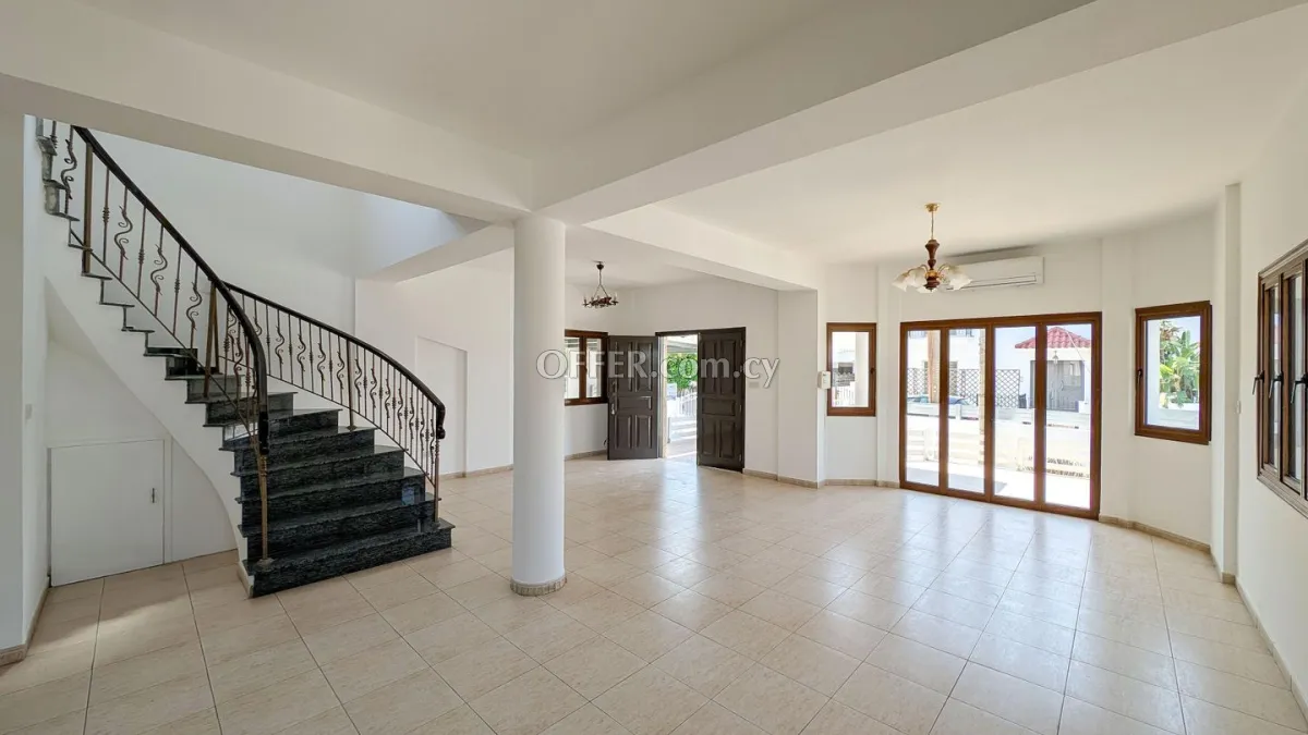 Detached Two Storey House in Aradippou Larnaca - 3