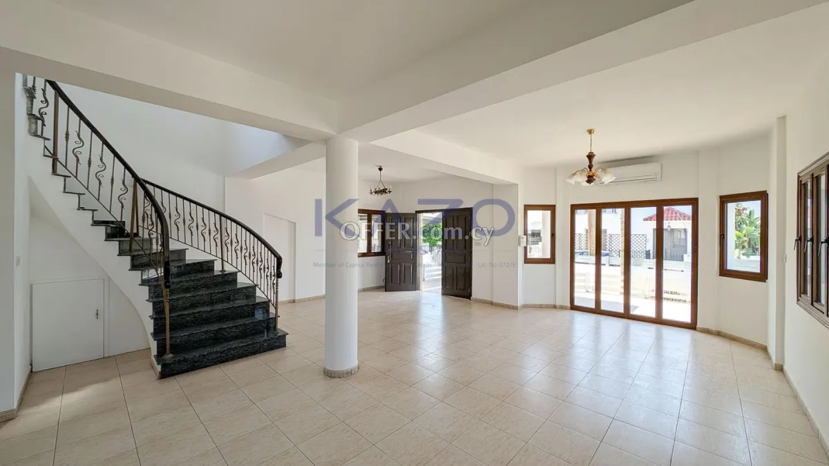 Detached Two Storey House in Aradippou, Larnaca - 6