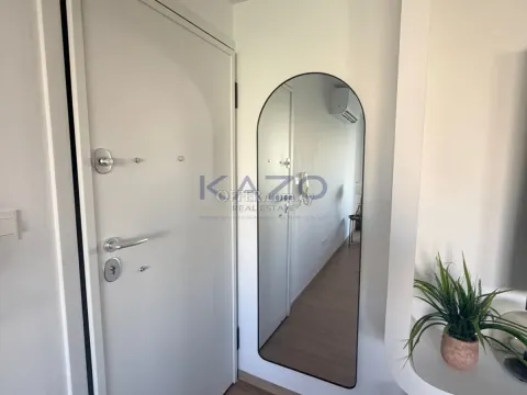 Modern 3-Bed Top-Floor Apartment in Petrou & Pavlou - 5