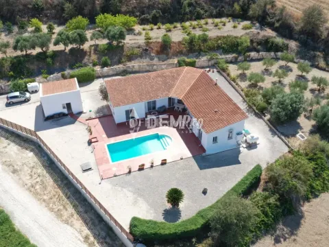 Bungalow For Sale in Polemi, Paphos - DP6094