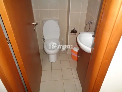 Top Floor Apartment in Egkomi for Rent - 10