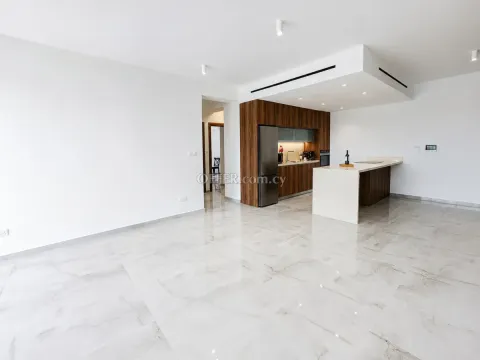 Modern Furnished 3-Bed Apartment, Paphos Center - 6