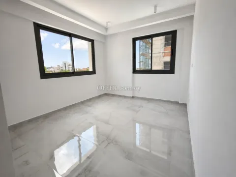 Modern Furnished 3-Bed Apartment, Paphos Center - 3