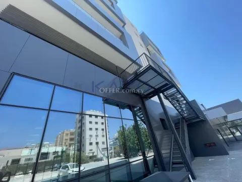 Modern 279 m2 Office PLUS 96m2 covered balcony for Rent in Kapsalos - 9