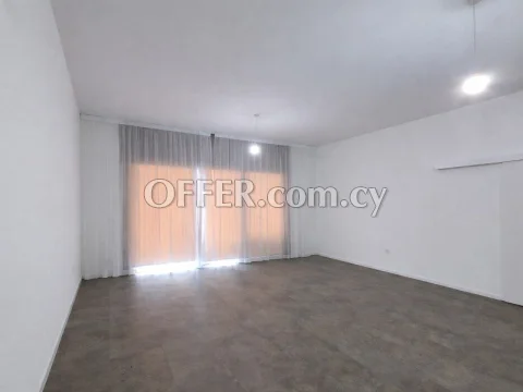 Modern 2 bedroom resale apartment - Main Photo