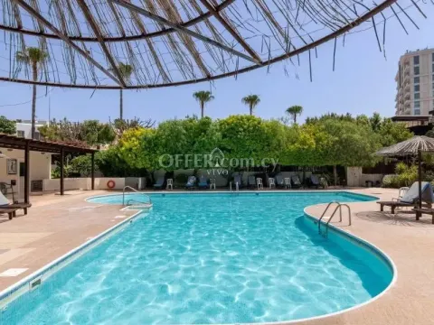 ONE BEDROOM APARTMENT WITH POOL AND TENNIS COURT IN TOURIST AREA, LIMASSOL - Main Photo