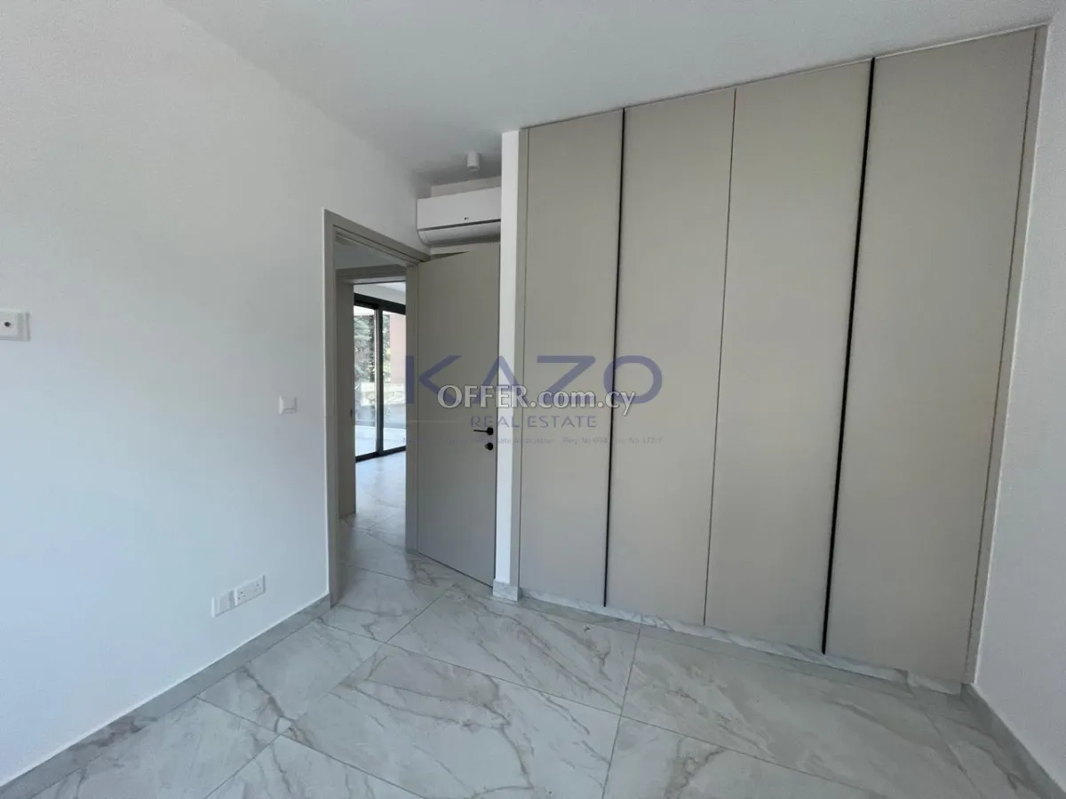 Modern 2 Bedroom Apartment in Quiet Green Polemidia - 4
