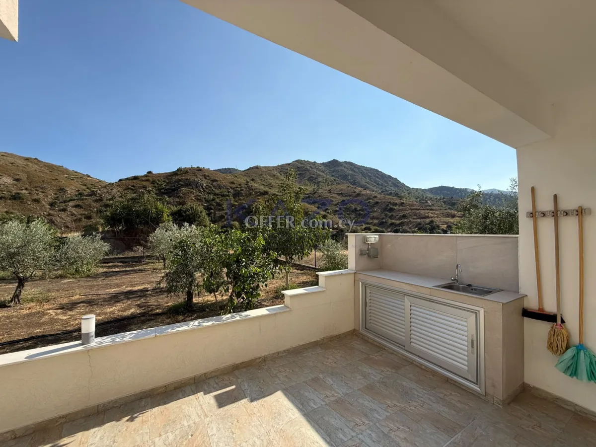 Furnished 4-Bed Villa in Arakapas with Panoramic Views - 3