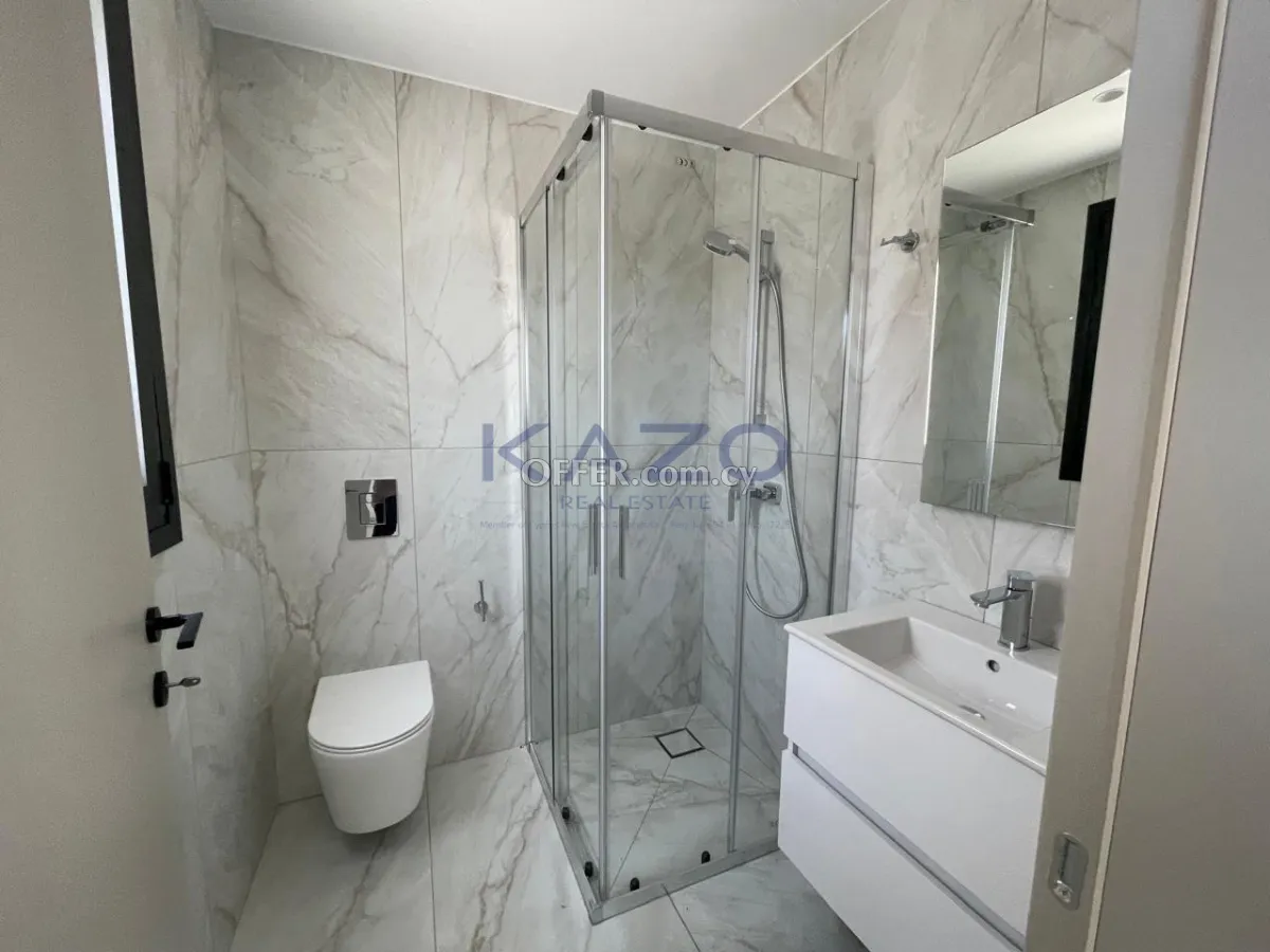 Modern 2 Bedroom Apartment in Quiet Green Polemidia - 2