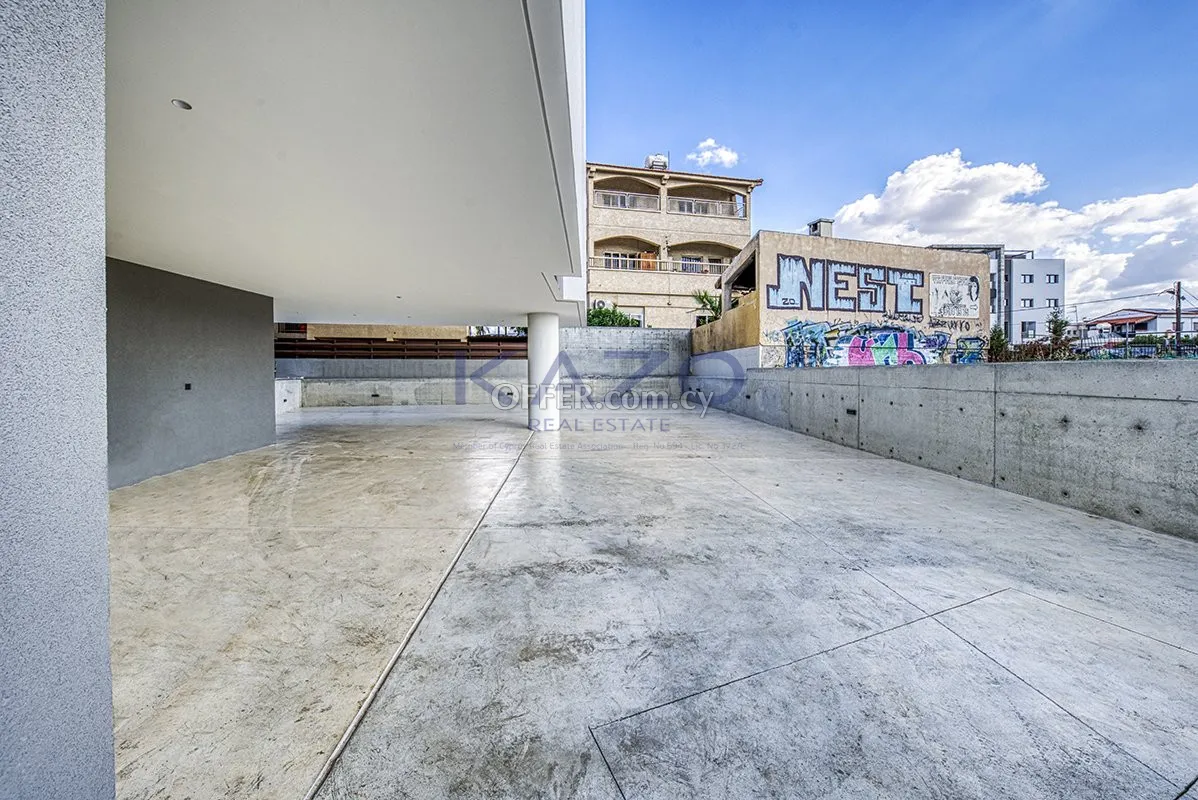 Modern 206 m2 Office Space in Kapsalos - 2