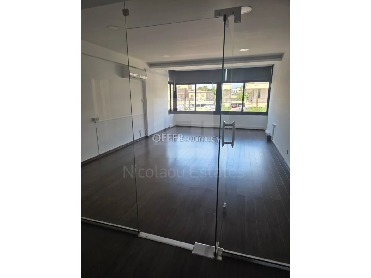 Office space 5 rooms for rent in Agia Triada Town center location - 1