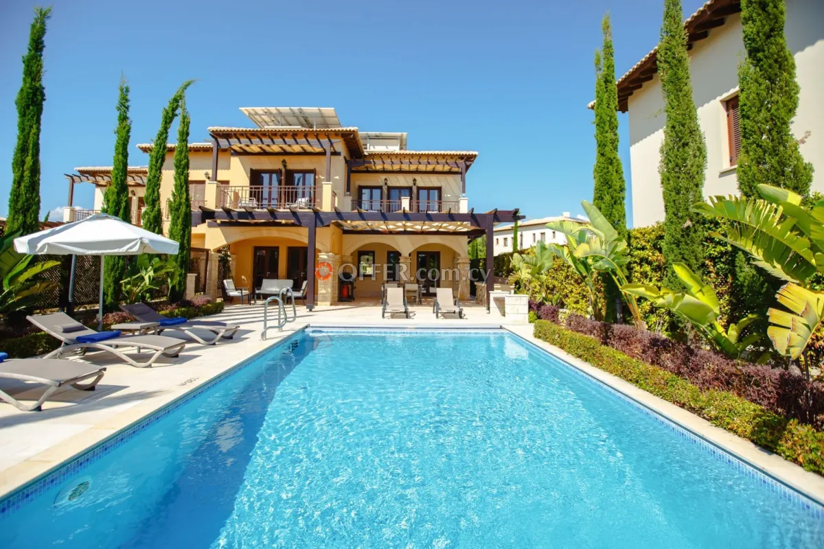 Villa for long term rent in Aphrodite Hills - 1