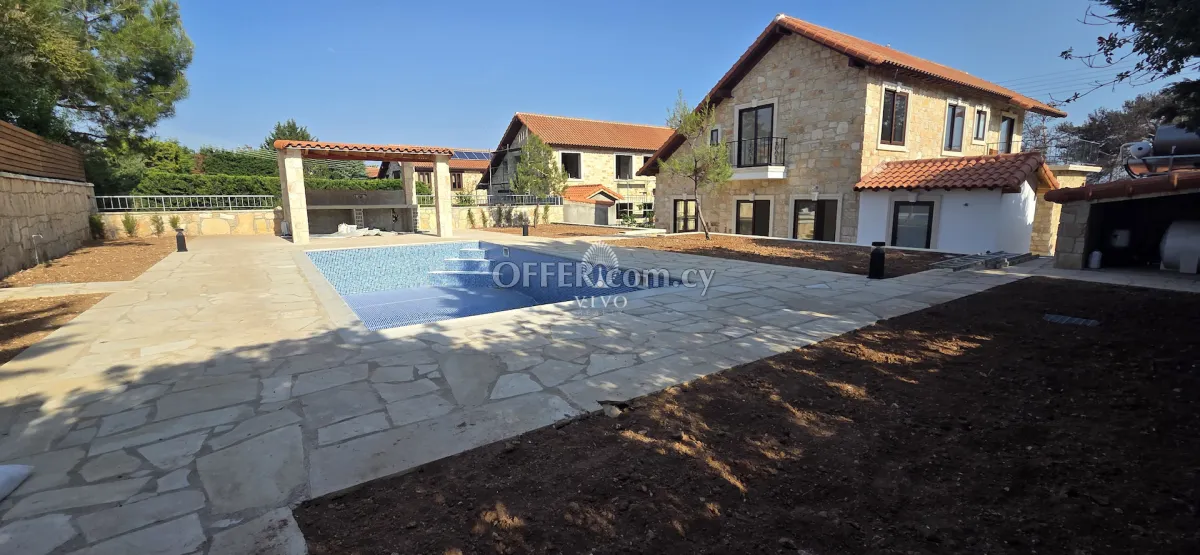 FOR RENT EXCEPTIONAL FOUR BEDROOM RESIDENCE WITH GUEST HOUSE IN SOUNI - 1