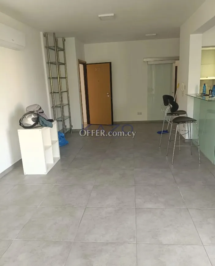 Top-Floor 3-Bed Apartment in Apostolos Andreas - 1