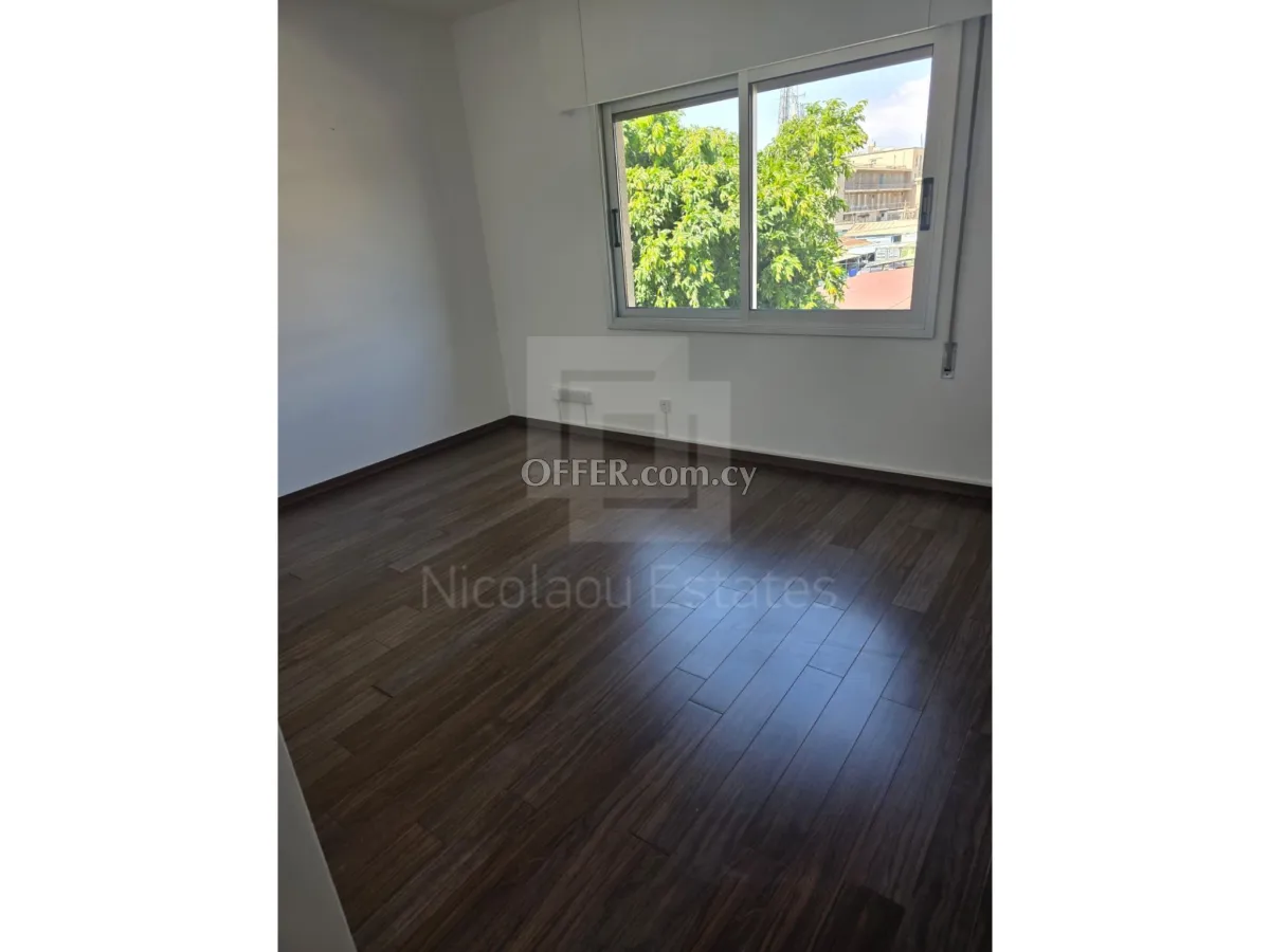 Office space 5 rooms for rent in Agia Triada Town center location - 7