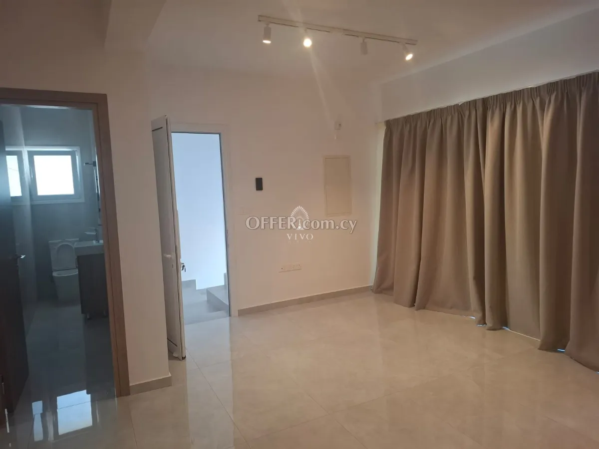 THREE BEDROOM PENTHOUSE IN OMONIA, LIMASSOL - 11