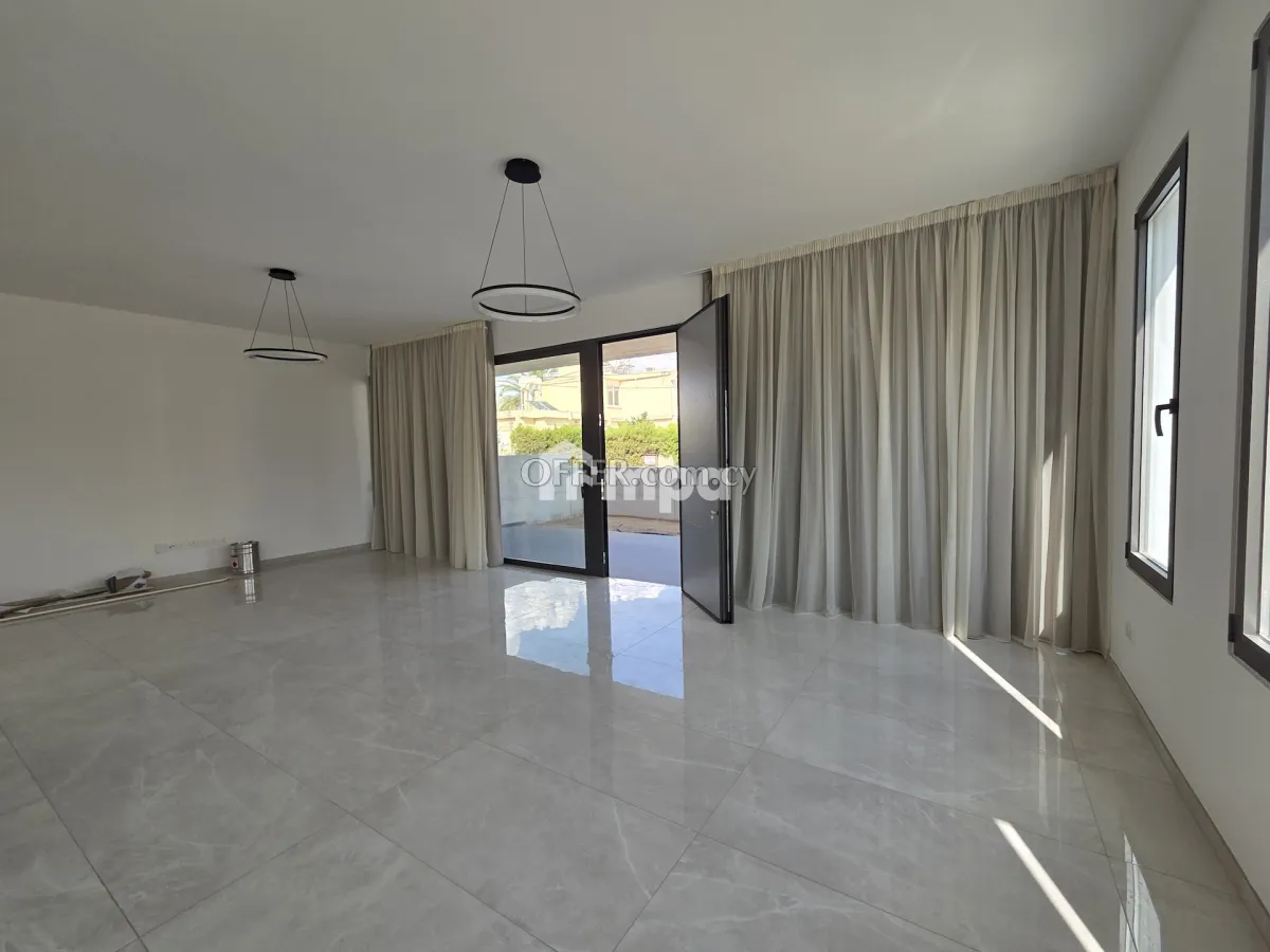 Modern Three Bedroom Apartment in Prime Aglantzia Plati - 11