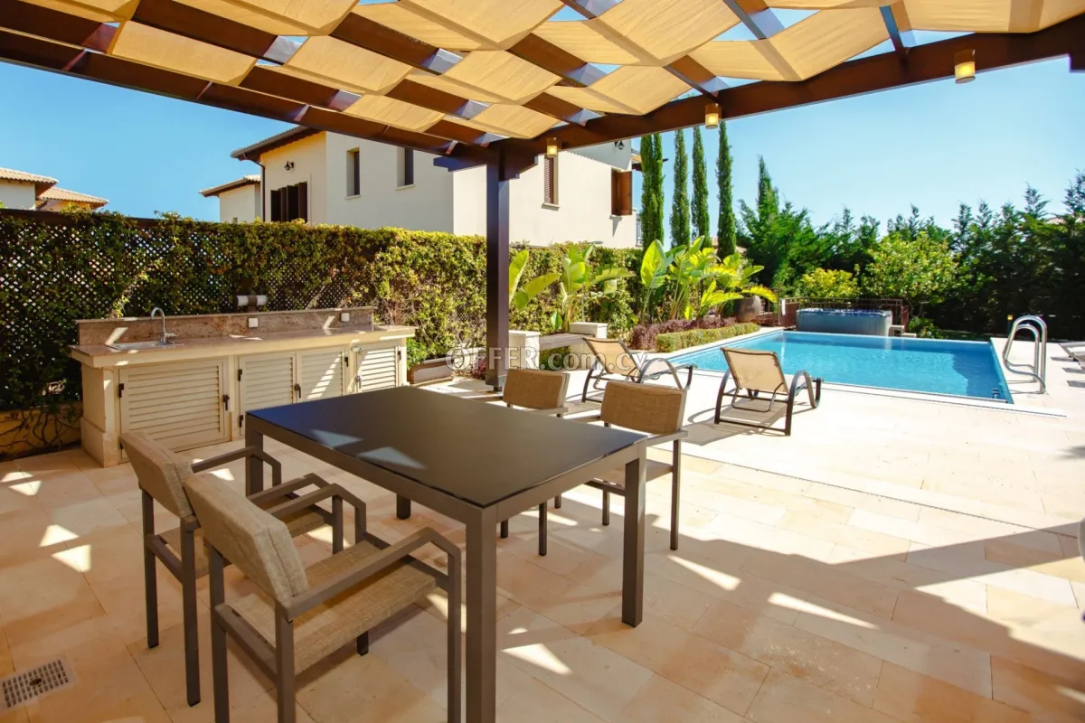 Villa for long term rent in Aphrodite Hills - 11