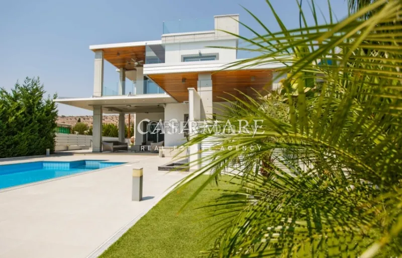 5 Bedroom Villa in Agios Tychonas, Limassol - 8