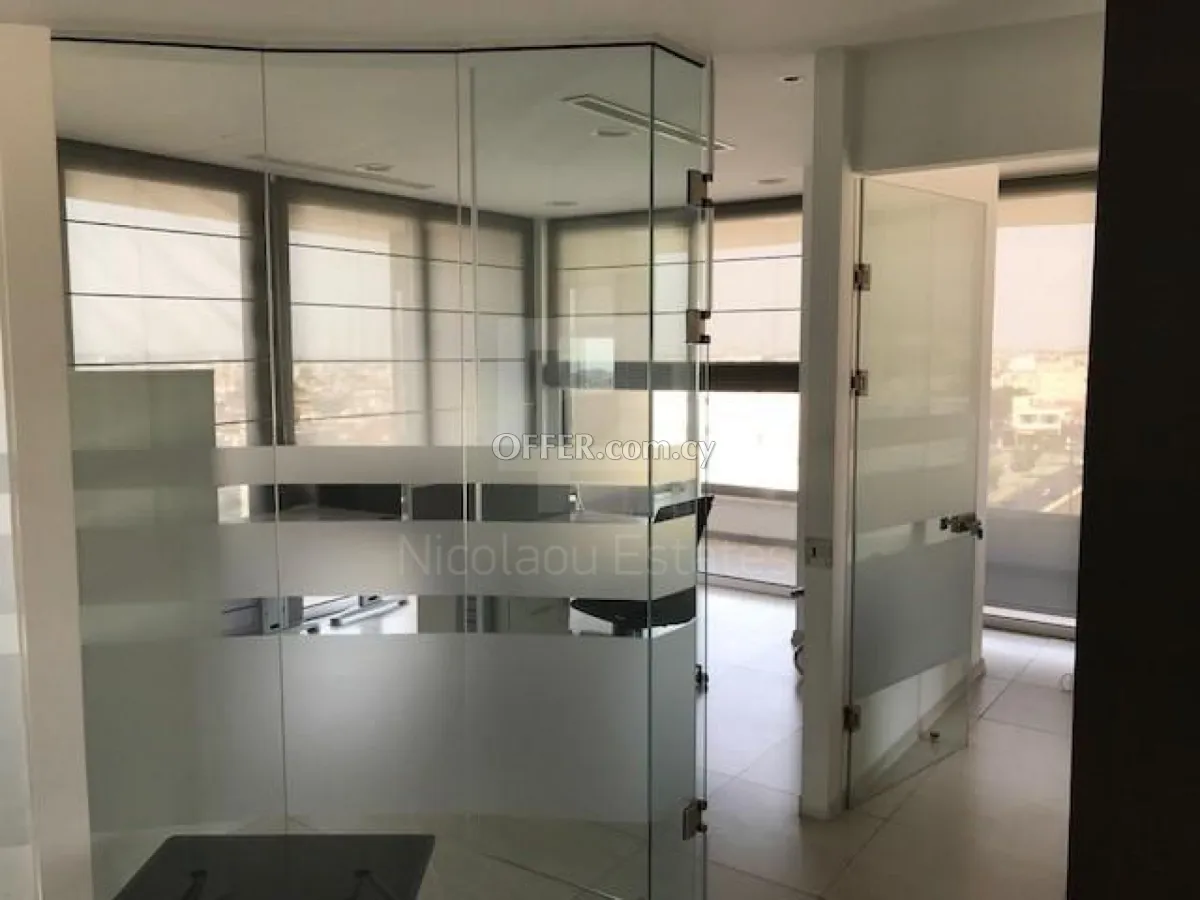 Modern office space available for rent in Mesa Gitonia - 8