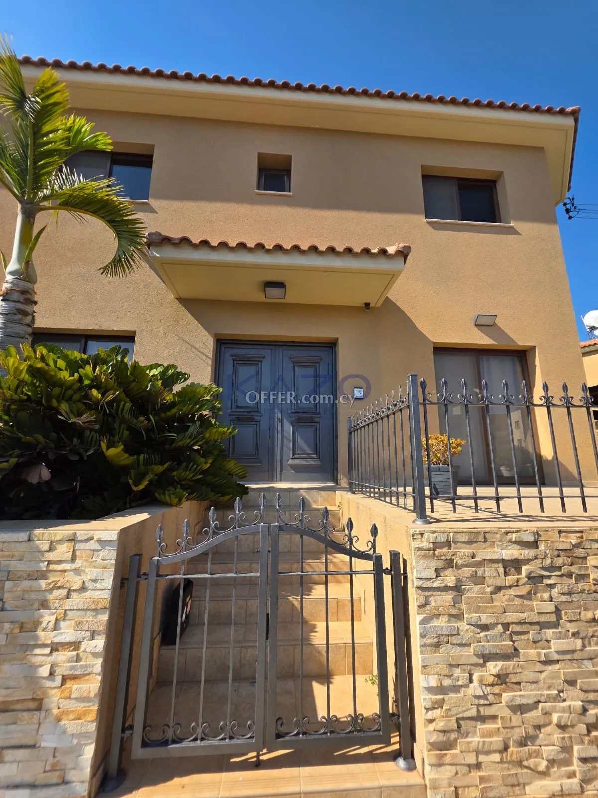 Furnished Three Bedroom Semi-Detached House in Agia Fyla - 12