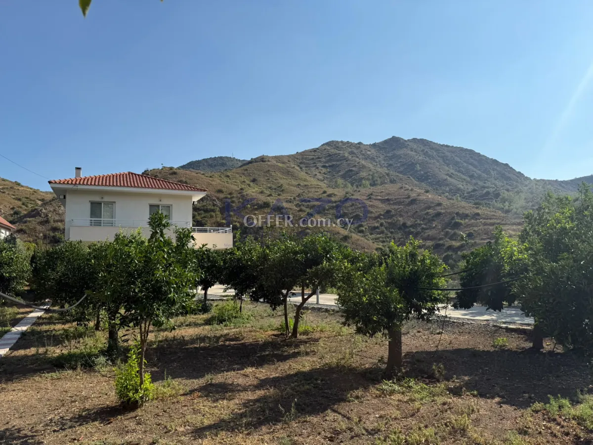 Furnished 4-Bed Villa in Arakapas with Panoramic Views - 12