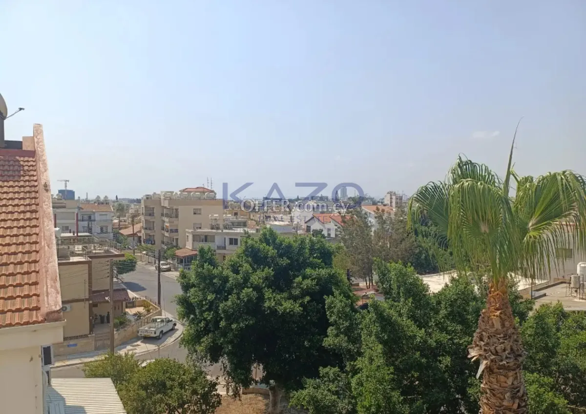 Top-Floor 3-Bed Apartment in Apostolos Andreas - 5