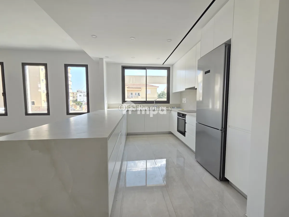 Modern Three Bedroom Apartment in Prime Aglantzia Plati - 9
