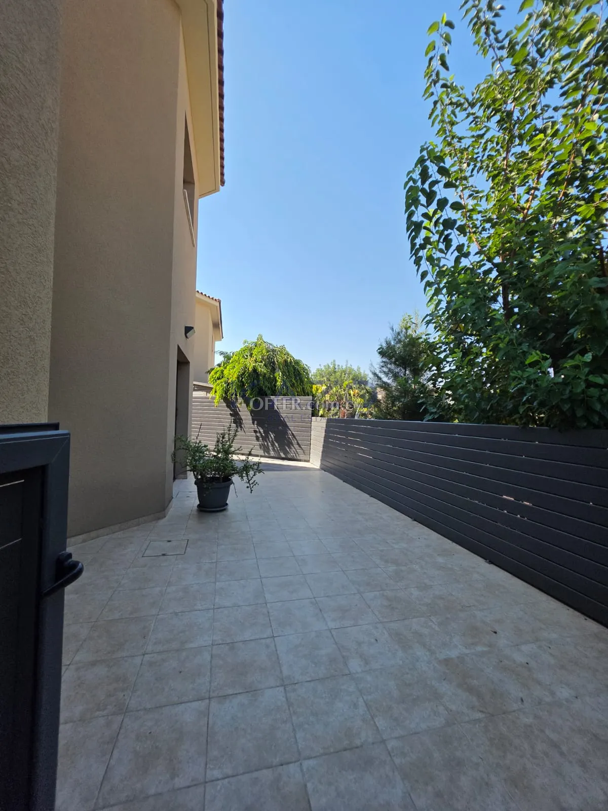 Furnished Three Bedroom Semi-Detached House in Agia Fyla - 11