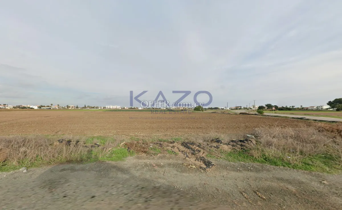 Expansive Residential Land in Perivolia - 2
