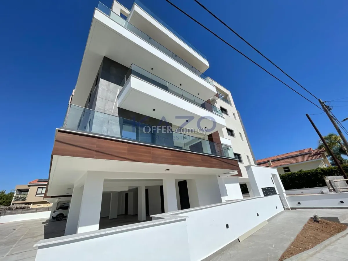 Modern 2 Bedroom Apartment in Quiet Green Polemidia - 10