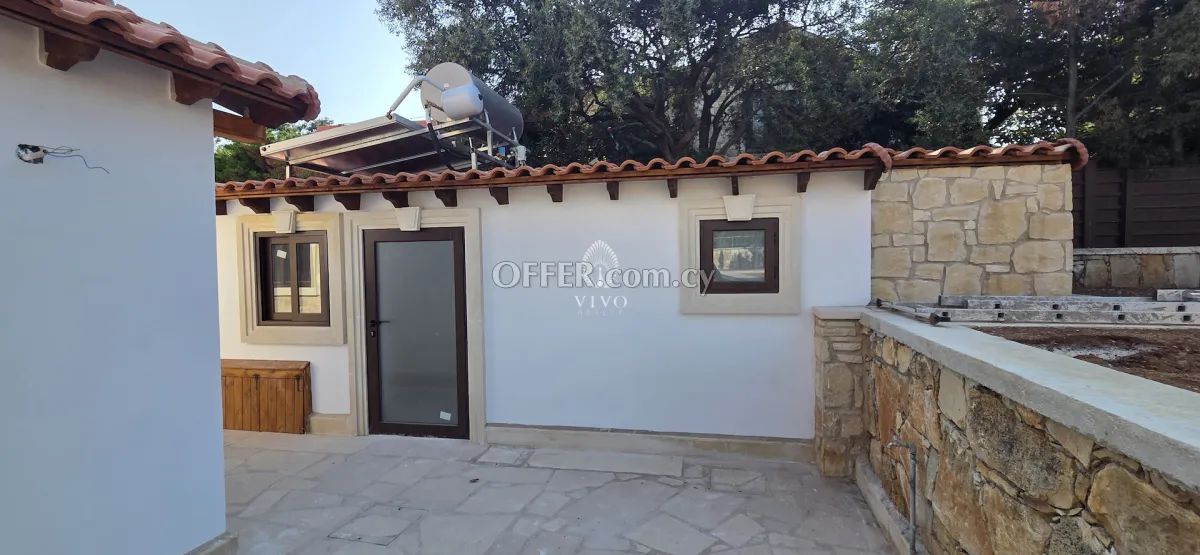 FOR RENT EXCEPTIONAL FOUR BEDROOM RESIDENCE WITH GUEST HOUSE IN SOUNI - 8