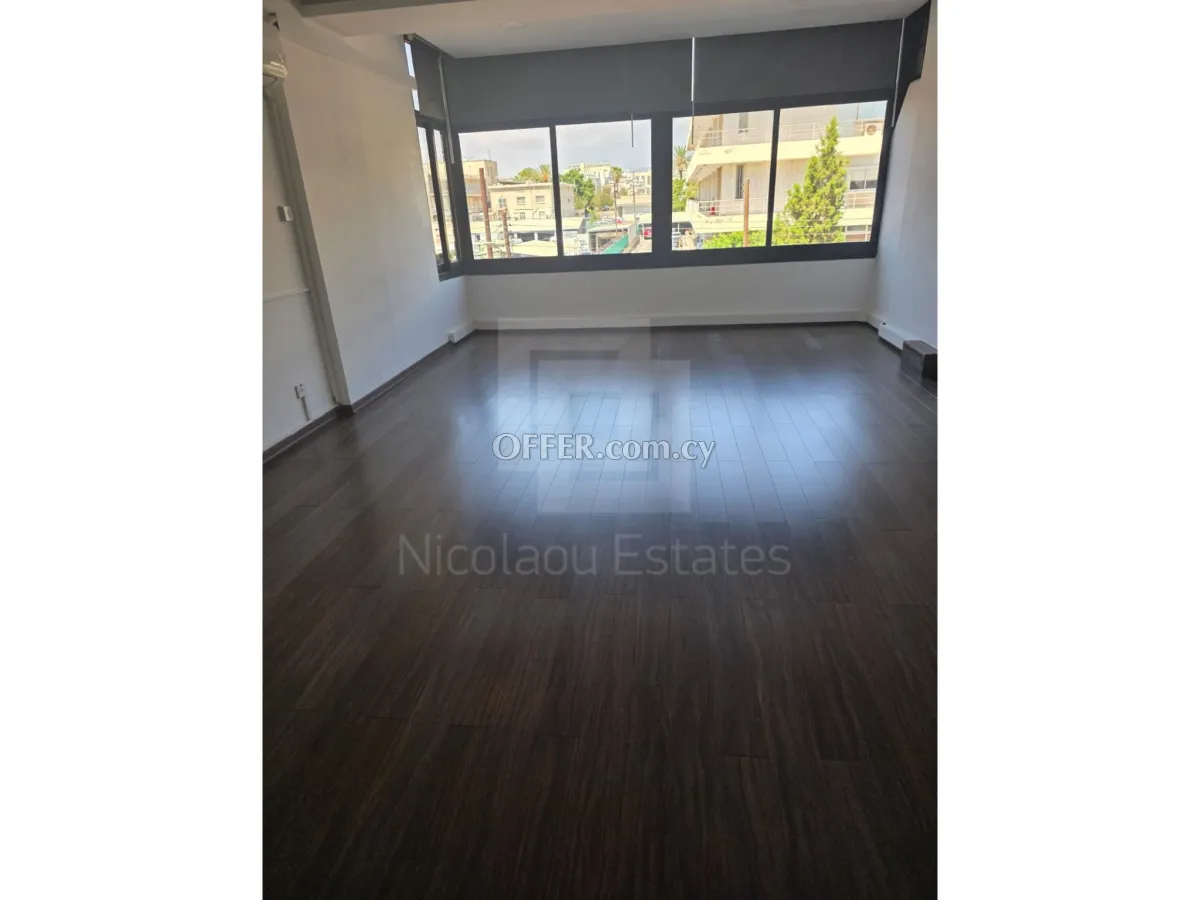 Office space 5 rooms for rent in Agia Triada Town center location - 3