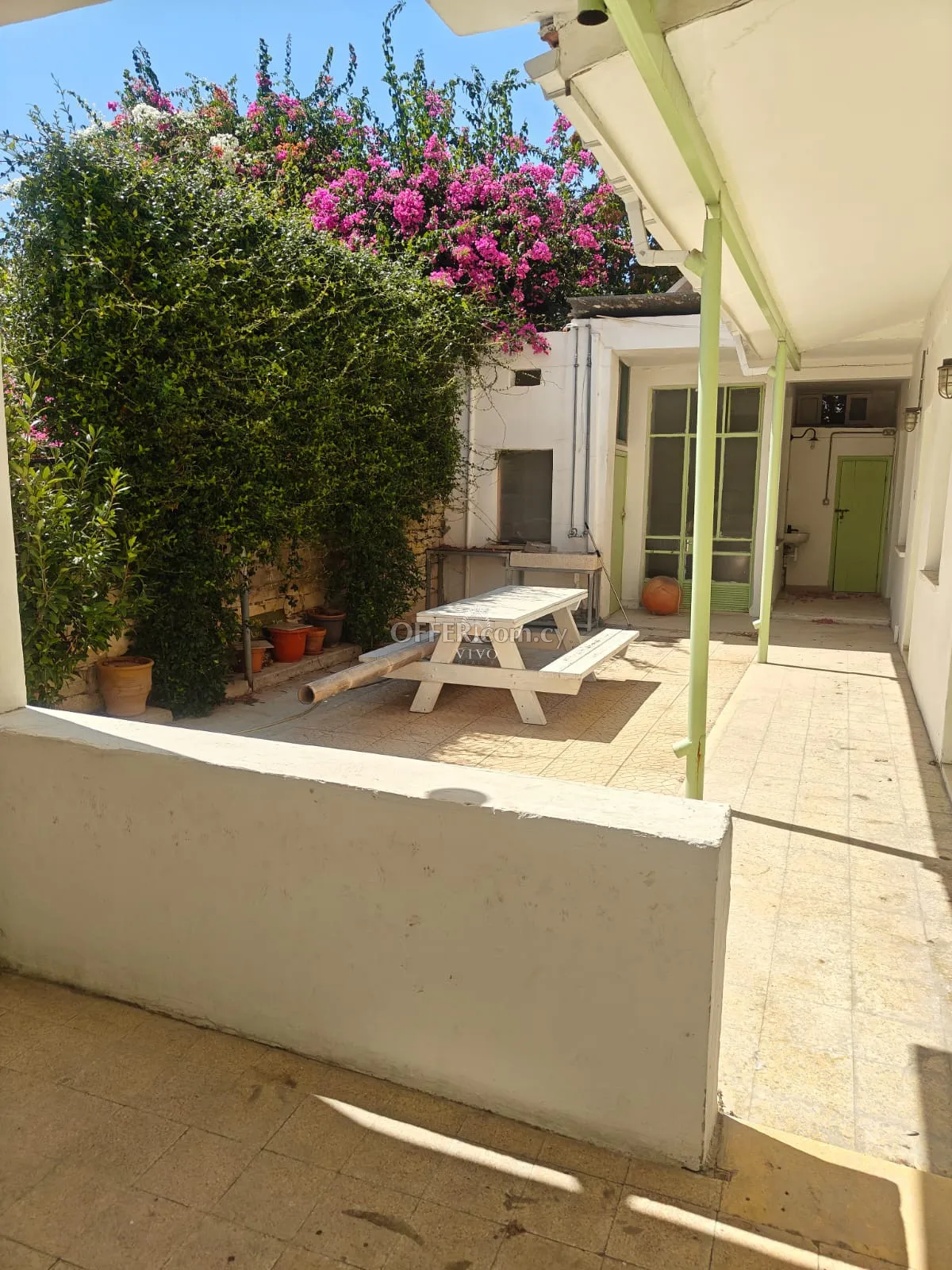 SPACIOUS TWO BEDROOM TRADITIONAL CYPRIOT BUNGALOW IN THE CITY CENTRE - 2