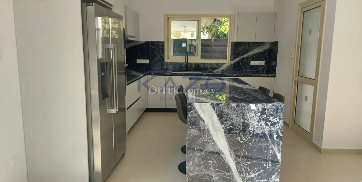Modern Renovated 5-Bedroom House with Private Pool - 8