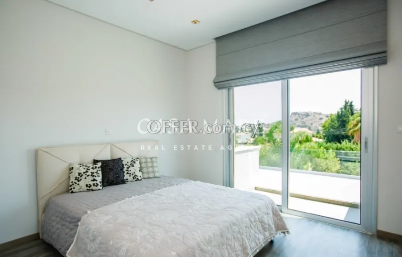 5 Bedroom Villa in Agios Tychonas, Limassol - 4