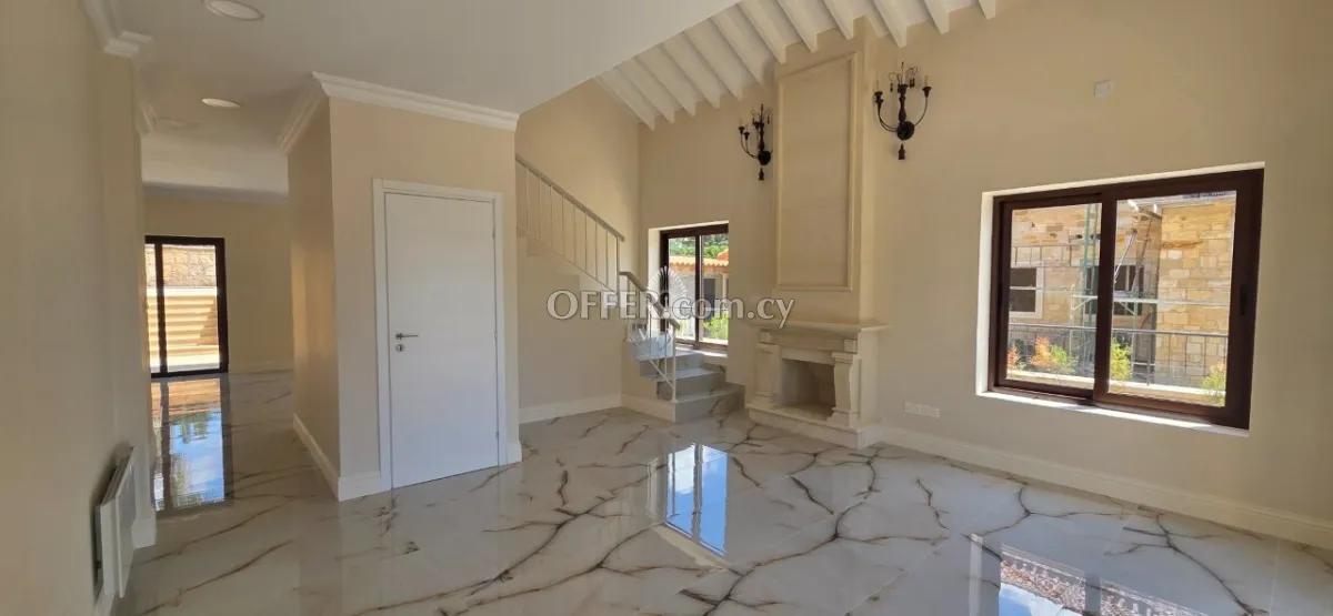 FOR RENT EXCEPTIONAL FOUR BEDROOM RESIDENCE WITH GUEST HOUSE IN SOUNI - 7