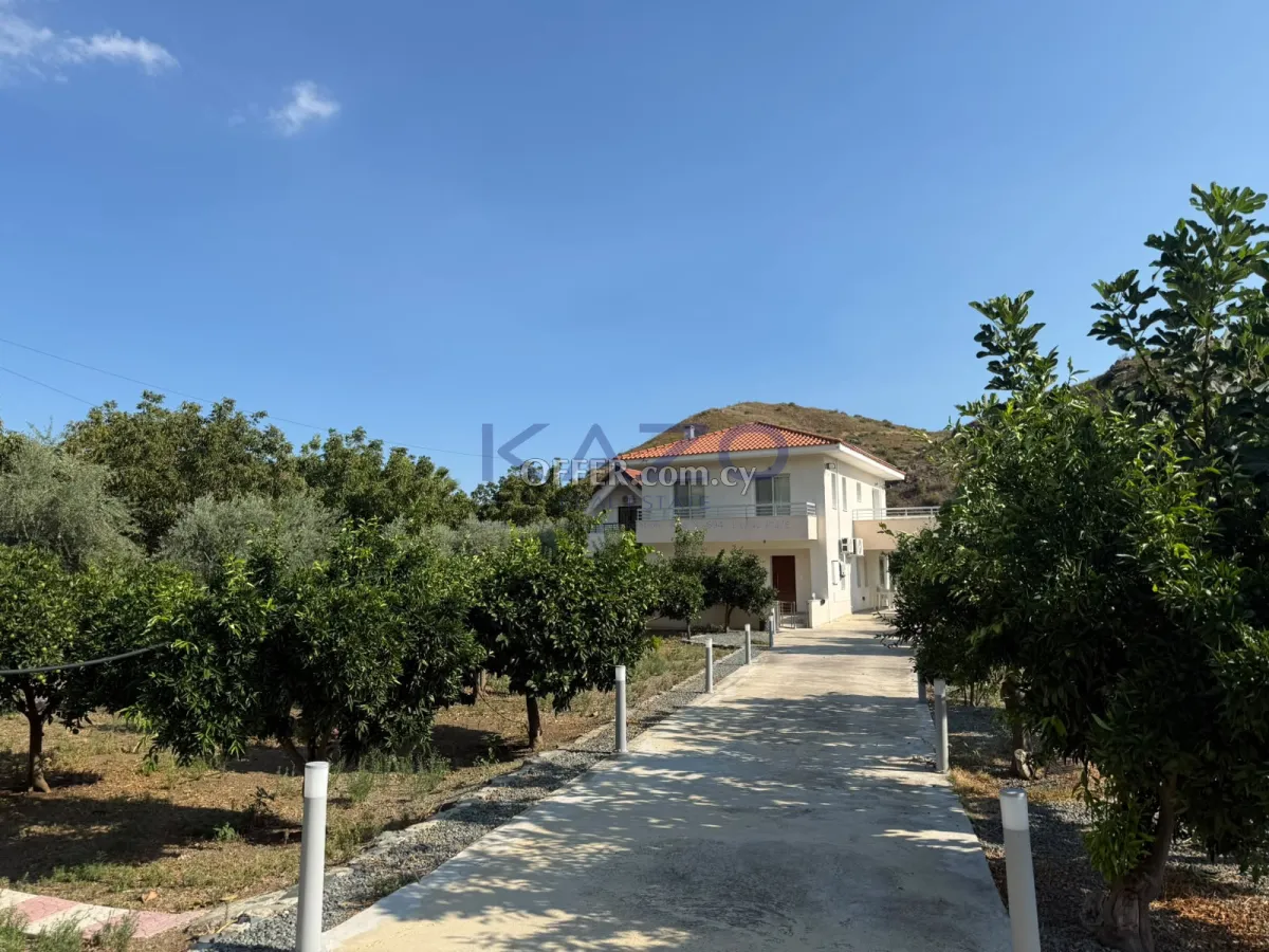Furnished 4-Bed Villa in Arakapas with Panoramic Views - 9